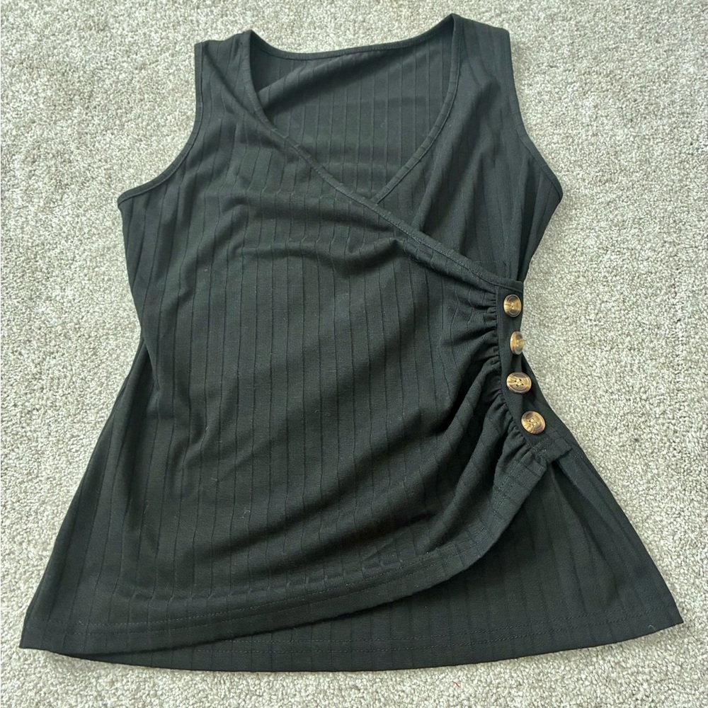 Lot of 2 Ladies New Tops - Picture 3 of 7